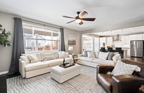 Frederick House | Comfortable Beds, Fastest Wifi, Hot Tub Spa
