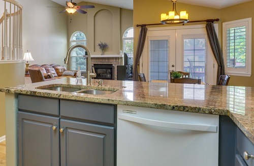 Stonegate House | Comfortable Home ~ 20 Mi to Downtown Denver!