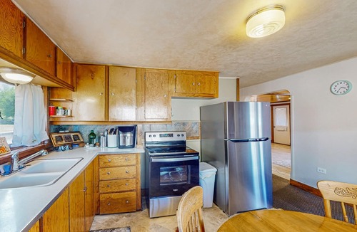 Leadville House | Comfortable home with kitchen and Washer/Dryer- great location