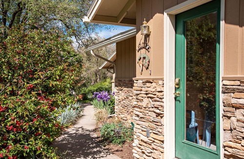Glenwood Springs House | Comfortable Mountain Home Near Downtown Glenwood & 15 mi. to Skiing!