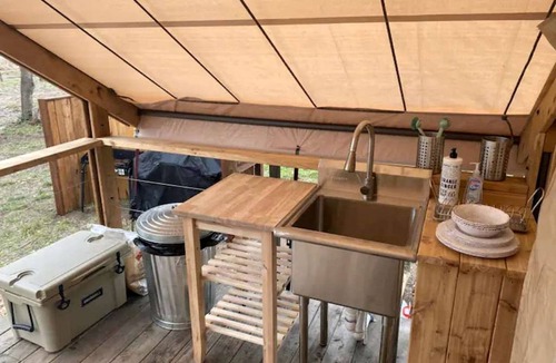 Bastrop RV Rental | Comfortable Texas Glamping Rental on Lake Bastrop