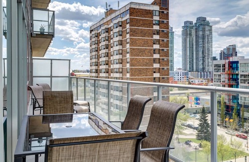 East Village Apartment | Comfy 1BR Calgary Escape w/Balcony, Sleeps 4!