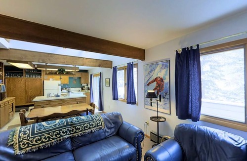 Vail House | Comfy Home with Private Hot Tub and Mountain Views - Short Drive to the Slopes