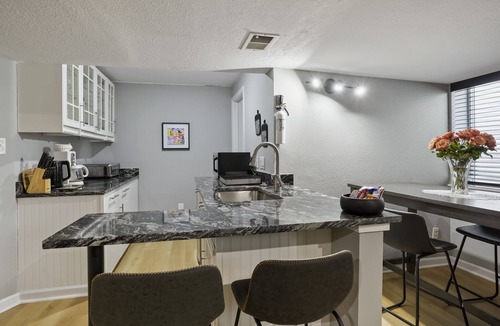Gunbarrel Apartment | Comfy, Stylish Apartment near Restaurants, Breweries, Hiking Trails, Coffee Shop