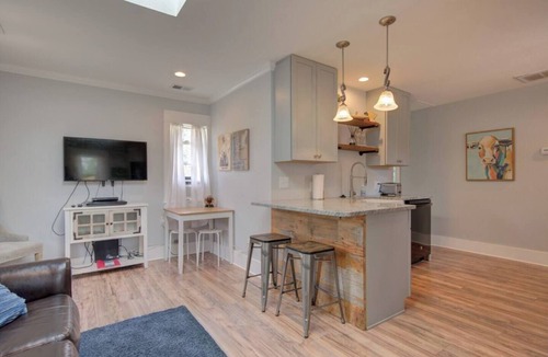 Palmer Lake Cottage | Completely Remodeled Historical Cottage
