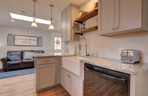 Palmer Lake Cottage | Completely Remodeled Historical Cottage