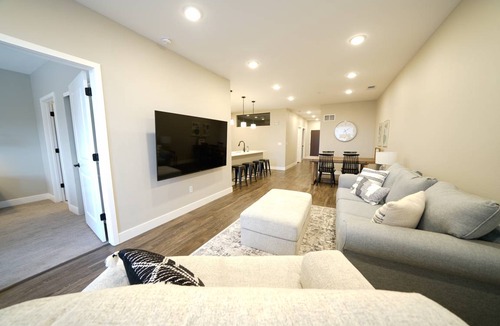 Jefferson Park Condo | Condo ∙ 2 bedrooms ∙ 4 guests