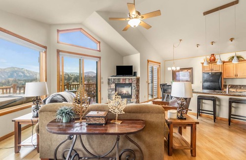 Estes Park Condo | Condo ∙ 2 bedrooms ∙ 6 guests