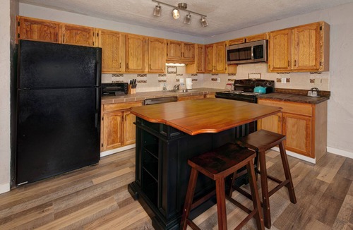 Dillon Condo | Condo 2 BR in Dillon sleeps 5, Pool and Hot Tub