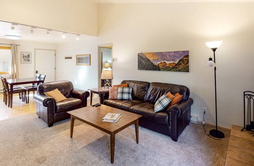 Carbondale Condo | Condo ∙ 3 bedrooms ∙ 6 guests