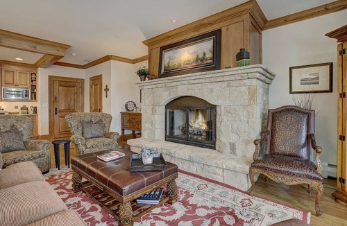 Avon Condo | Condo ∙ 4 bedrooms ∙ 10 guests
