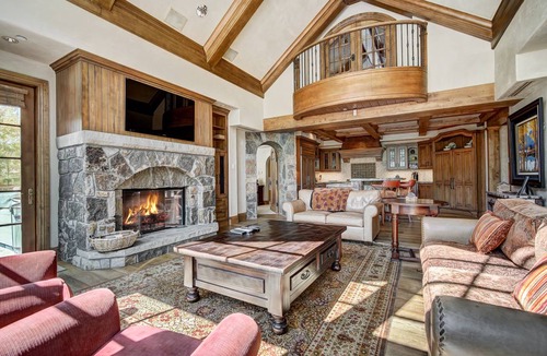 Golden Peak Condo | Condo ∙ 4 bedrooms ∙ 8 guests
