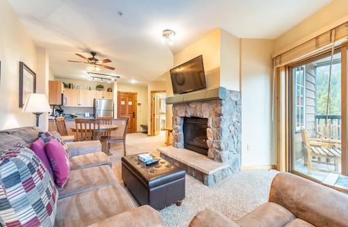 River Run Condo | Condo in River Run Village, Slope Views, Private Balcony w/Outdoor Seating!