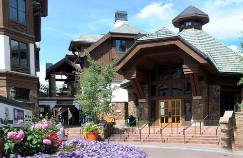 Beaver Creek Condo | Condo just steps to Village & shops, year-round pool, media room access