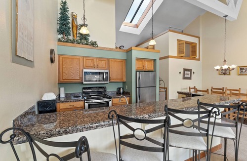 Lakeside Village Condo | Condo Near Keystone Lake & Ski Village, Tons to do & Unwind by the Fireplace!