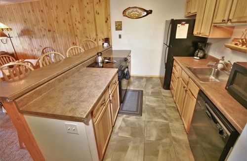 Fraser Condo | Condo w/clubhouse hot tub/gym; on Free Shuttle Route to Winter Park Ski Resort