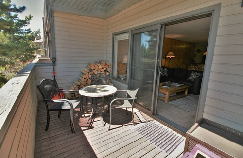Fraser Condo | Condo w/clubhouse hot tub/gym; on Free Shuttle Route to Winter Park Ski Resort