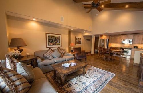 Vail Apartment | Condo with Onsite Pool & Hot Tub, Free WiFi & Garage Parking