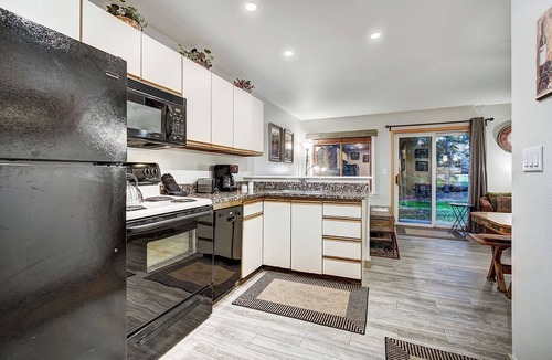 Four O'Clock Condo | Condo with ski in/ski out access and Shared Hot Tub in Prime Location!