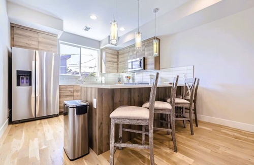 West Colfax House | Conejos Place Rooftop Views Near Broncos Stadium