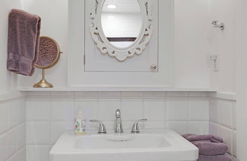 Congress Park Apartment | Congress Park Carriage House