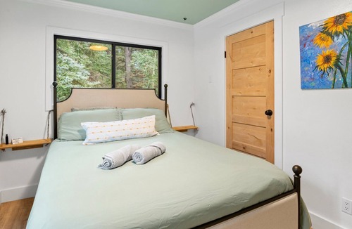Kings Valley House | Conifer Mtn. Chalet Cozy & Family-friendly-Sleeps 7 “Spring Discount!”
