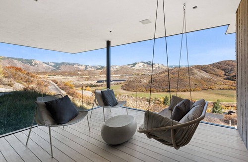 Brush Creek Village House | Contemporary Brush Creek Masterpiece
