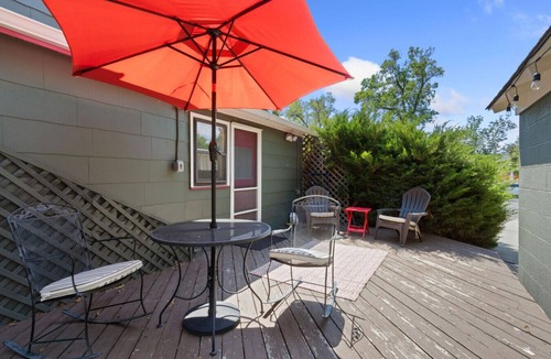 Old Town Apartment | Contemporary Craftsman Steps to Old Town