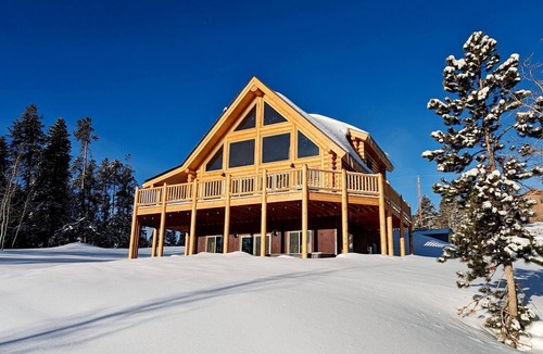 Winter Park Highlands House | Continental Divide Views! New Log Home w/Hot Tub!