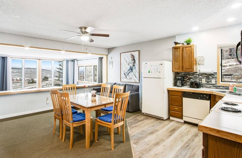 Silvercreek House | Convenient Home Walking Distance to Granby Ranch with Free WiFi & Gas Fireplace