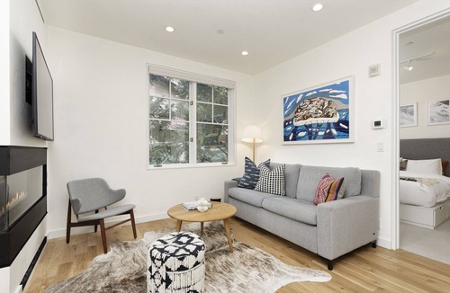 West End Apartment | Convenient One Bedroom in Aspen