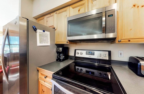 Mountain House Condo | Corner condo with hot tub & private washer/dryer - steps from the slopes
