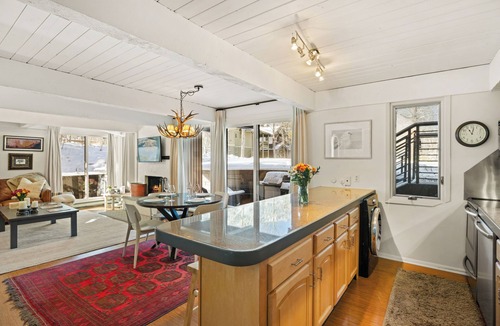Aspen Condo | Corner unit, Views of Aspen Mtn, Bright, Heated Pool, Hot Tub, Walk to Gondola