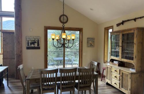 Blue River House | Coronet Crest