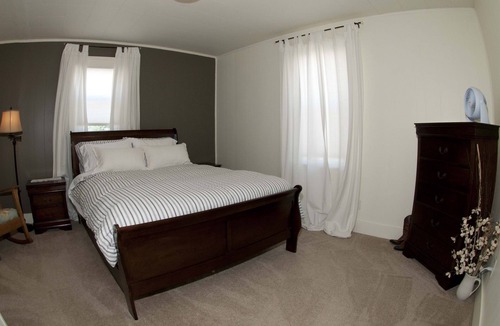 Eaton Other | COUNTRY FARMHOUSE- The Country Feel With City Access