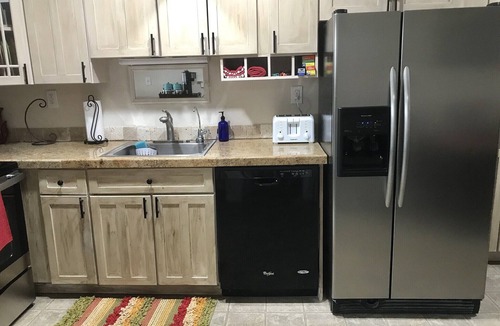 Centennial Apartment | Country Living for Grandparents, Travel Nurses and Execs!