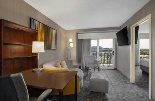 McLean Hotel | Courtyard by Marriott Tysons McLean