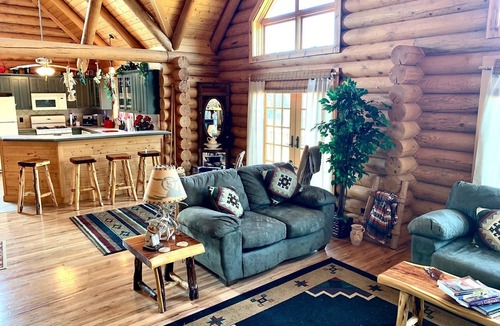 Gulnare Cabin | Cowboy Cabin in the Mountains - Quiet Getaway