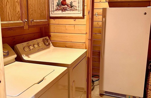 Gulnare Cabin | Cowboy Cabin in the Mountains - Quiet Getaway