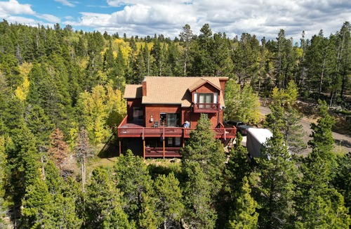 Black Hawk House | Coyote Cabin Just 3 miles above Black Hawk CO - A Beautiful Mountain Home