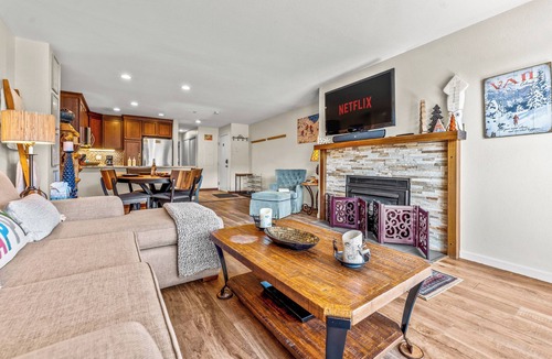 Avon Apartment | Cozy 1-bedroom apartment in enchanting Avon with WiFi, fitness room, and more!