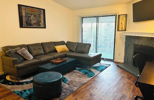 Aurora Apartment | Cozy 1-bedroom with AC and WiFi in charming Aurora
