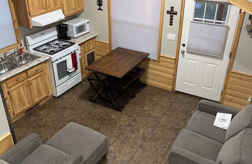 Gleneagle Cabin | Cozy 1 King bedroom + loft cabin in charming Colorado Springs near USAFA