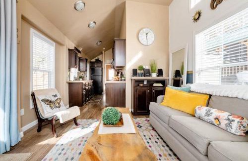 Woodland Park Apartment | Cozy 1BR Chalet Pikes Peak,Grill and Relaxing Patio