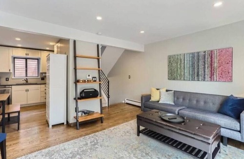 Lower Arapahoe House | Cozy 2 BDR Home in Boulder with Hot Tub