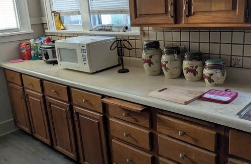 Pueblo House | Cozy 2 BDR Home Near Colorado State fairgrounds.