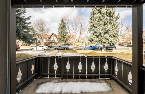 Glenwood Grove - North Iris Apartment | Cozy 2-bedroom apartment in beautiful Boulder with fitness room, WiFi