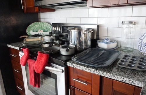East Colfax House | Cozy 2 bedroom bungalo convenient to Downtown without the noise!n