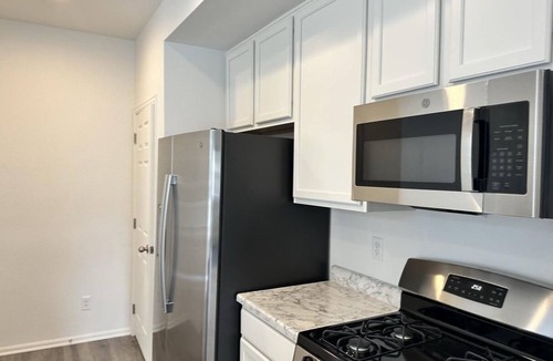 Commerce City House | Cozy 2-bedroom townhome near DEN Airport pet friendly.