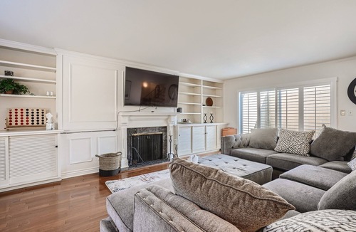 Southeast House | Cozy 3 Bedroom 3 Bath Denver